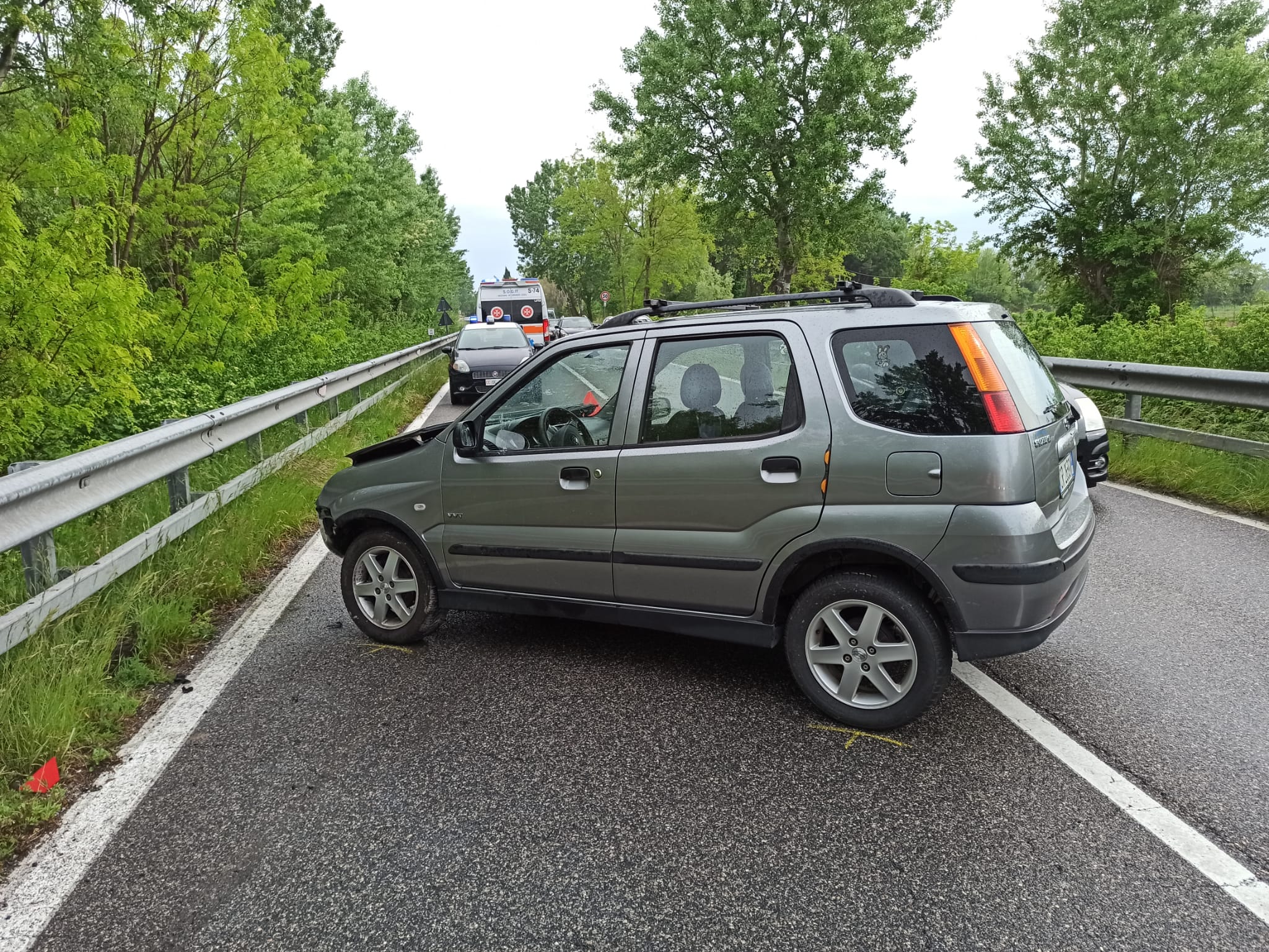 Immagine per Perde il controllo della macchina ed esce di strada, paura a Belvedere